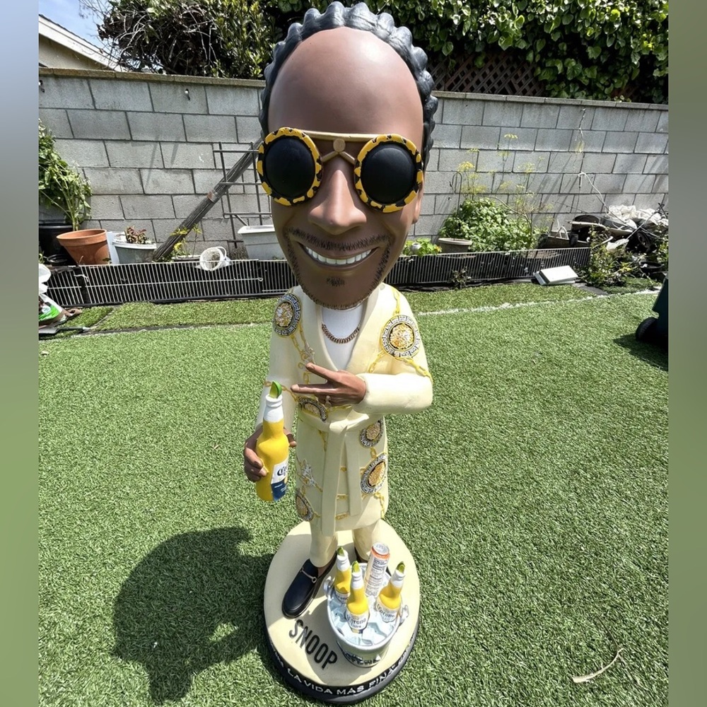 Snoop Dogg x Corona Bobble Head (43” Tall) Very Rare.